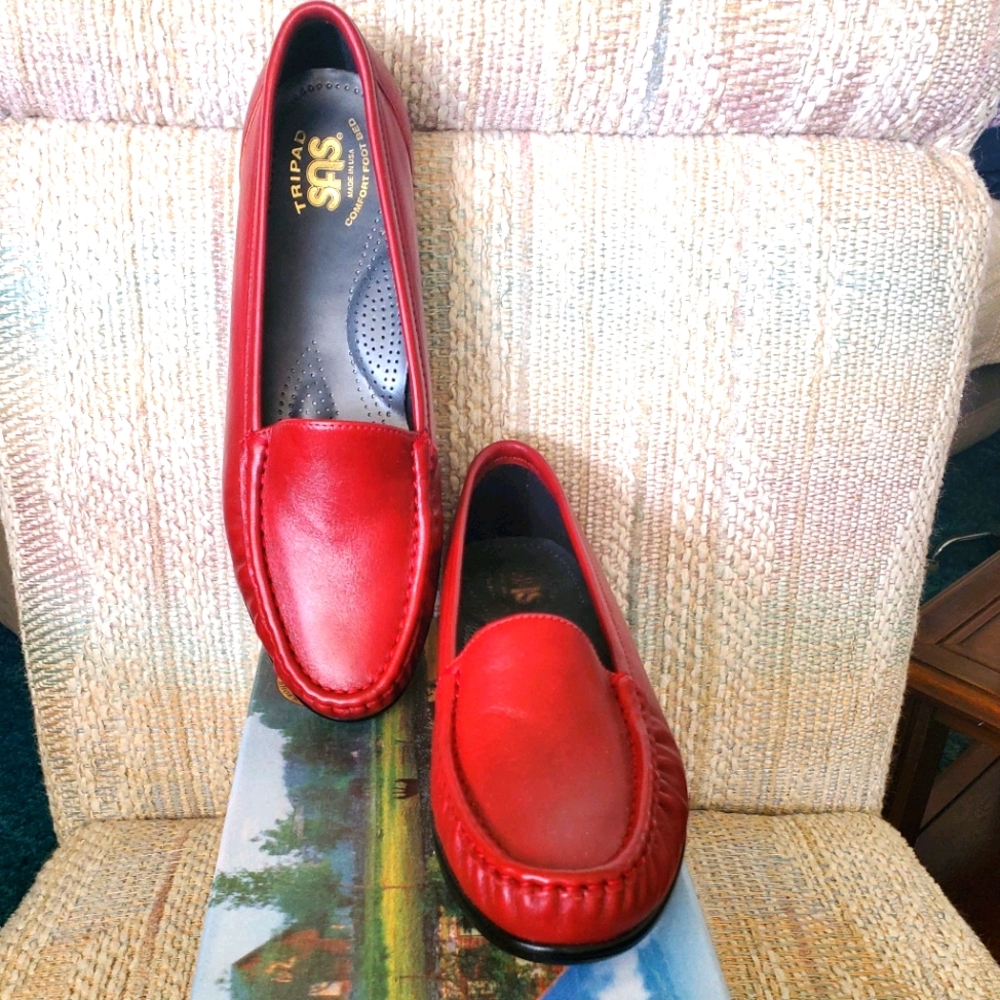 Women's NEW Sas shoes,  size 8